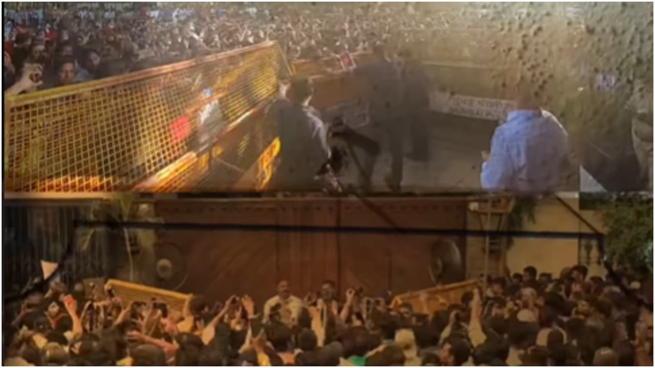 Bollywood Accidents: ಸಾವಿನ ದವಡೆಯಿಂದ ಪವಾಡಸದೃಶವಾಗಿ ಪಾರಾದ ಬಾಲಿವುಡ್ ತಾರೆಯರು ಇವರೇ ನೋಡಿ! | Celebrities List Who Survived Life Threatening Accidents In Bollywood Actors Bollywood Accidents: ಸಾವಿನ ದವಡೆಯಿಂದ ಪವಾಡಸದೃಶವಾಗಿ ಪಾರಾದ ಬಾಲಿವುಡ್ ತಾರೆಯರು ಇವರೇ ನೋಡಿ! | Celebrities List Who Survived Life Threatening Accidents In Bollywood Actors