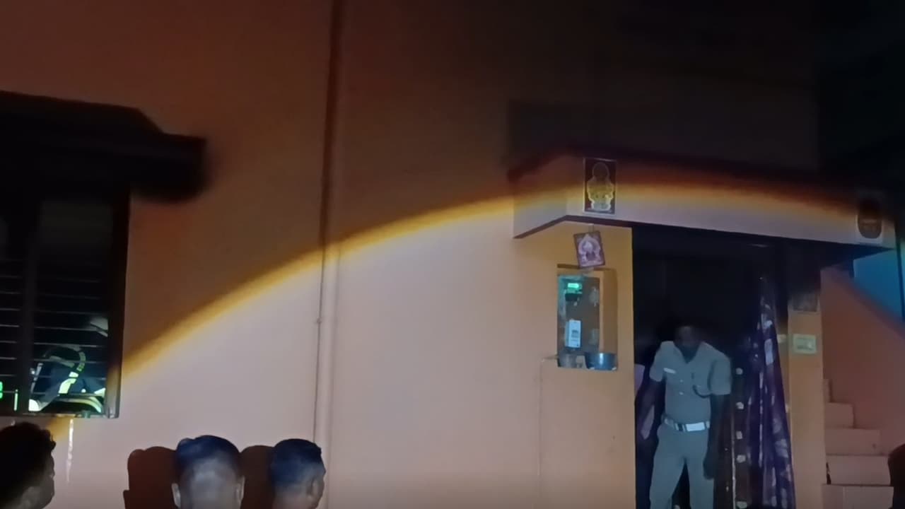 https://static.asianetnews.com/images/w-1280,h-720,format-jpg,imgid-01kbs4677jwvb8s268v0ztm5sc,imgname-fire-accident-2-1765001075954.jpg