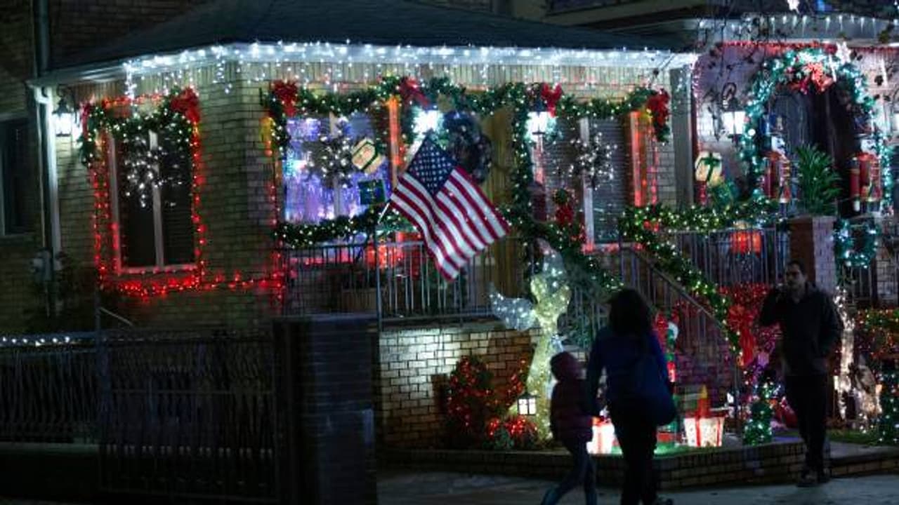 At a Christmas market outside the US capital, festive cheer alone hasn't been enough to drive affordability worries out of shoppers' minds -- as American households contend with creeping inflation this holiday season.