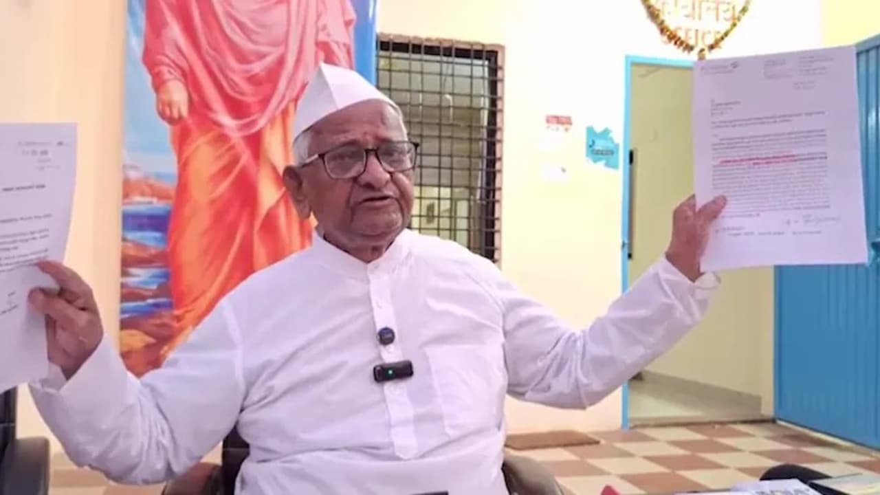 w-1280,h-720,format-jpg,imgid-01kc8ha2c5h798xtvbp6h4fjqf,imgname-anna-hazare-announces-indefinite-hunger-strike-for-lokayukta-implementation-1765518150021.jpg
