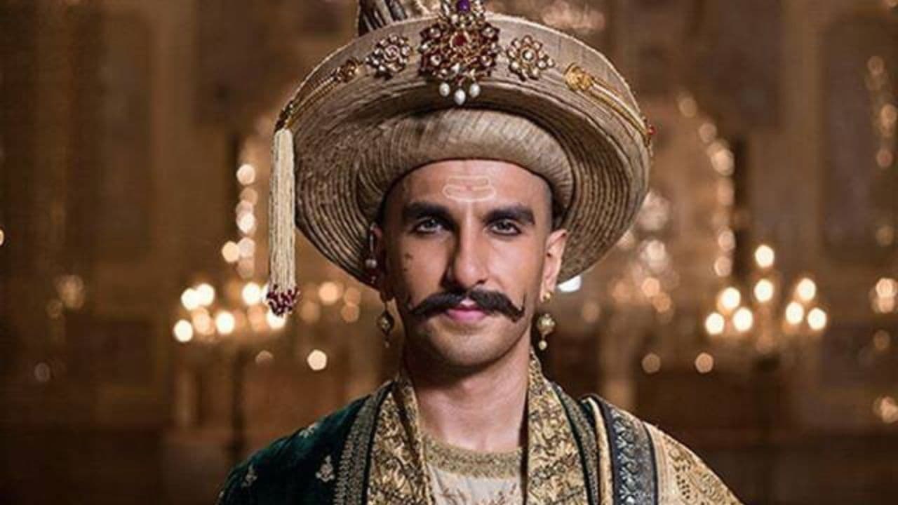 ಅಬ್ಬಾ.. ಇತಿಹಾಸ ಸೃಷ್ಟಿಸಿದ ‘ಧುರಂಧರ’ನ ದರ್ಬಾರ್; ಹಿಂದಿ ಚಿತ್ರರಂಗದಲ್ಲೇ ಸಾರ್ವಕಾಲಿಕ ದಾಖಲೆ! | Ranveer Singh Movie Dhurandhar Box Office Collection Day 12 Crosses Rs 400 Crore ಅಬ್ಬಾ.. ಇತಿಹಾಸ ಸೃಷ್ಟಿಸಿದ ‘ಧುರಂಧರ’ನ ದರ್ಬಾರ್; ಹಿಂದಿ ಚಿತ್ರರಂಗದಲ್ಲೇ ಸಾರ್ವಕಾಲಿಕ ದಾಖಲೆ! | Ranveer Singh Movie Dhurandhar Box Office Collection Day 12 Crosses Rs 400 Crore