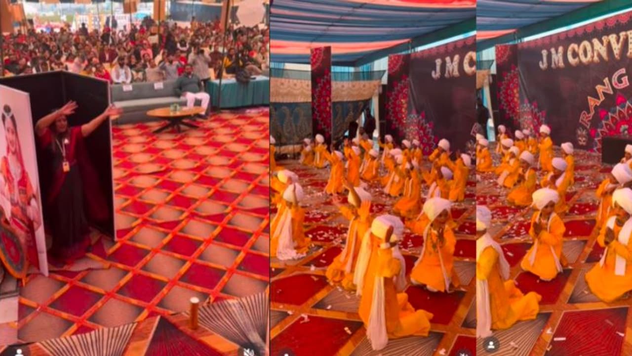 ತೆರೆಮರೆಯ ಗುರು: ವಾರ್ಷಿಕೋತ್ಸವದ ವೇಳೆ ಮಕ್ಕಳು ಡಾನ್ಸ್ ಸ್ಟೆಪ್ ತಪ್ಪಿಸಬಾರದು ಎಂದು ಟೀಚರ್ ಏನ್ ಮಾಡಿದ್ರು ನೋಡಿ | No Student Miss Dance Step Because Teacher Secret Guidance Video Viral ತೆರೆಮರೆಯ ಗುರು: ವಾರ್ಷಿಕೋತ್ಸವದ ವೇಳೆ ಮಕ್ಕಳು ಡಾನ್ಸ್ ಸ್ಟೆಪ್ ತಪ್ಪಿಸಬಾರದು ಎಂದು ಟೀಚರ್ ಏನ್ ಮಾಡಿದ್ರು ನೋಡಿ | No Student Miss Dance Step Because Teacher Secret Guidance Video Viral