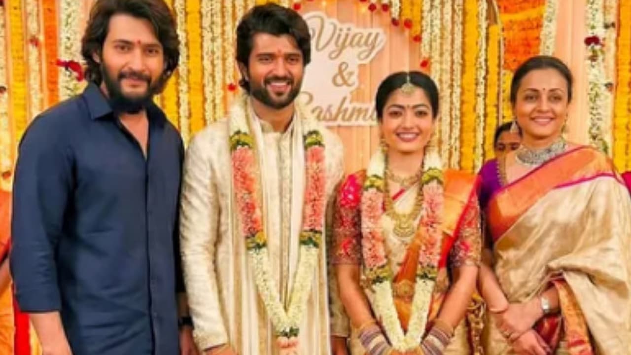 Rashmika Marriage: ಇದ್ದಕ್ಕಿದ್ದಂತೆ ಮದುವೆಯಾದ ರಶ್ಮಿಕಾ ಮಂದಣ್ಣ-ವಿಜಯ್ ದೇವರಕೊಂಡ? ತಲೆಕೆಡಿಸಿಕೊಂಡ ಫ್ಯಾನ್ಸ್! | Vijay Deverakonda And Rashmika Mandanna Wedding Photos The Real Story Gvd Rashmika Marriage: ಇದ್ದಕ್ಕಿದ್ದಂತೆ ಮದುವೆಯಾದ ರಶ್ಮಿಕಾ ಮಂದಣ್ಣ-ವಿಜಯ್ ದೇವರಕೊಂಡ? ತಲೆಕೆಡಿಸಿಕೊಂಡ ಫ್ಯಾನ್ಸ್! | Vijay Deverakonda And Rashmika Mandanna Wedding Photos The Real Story Gvd