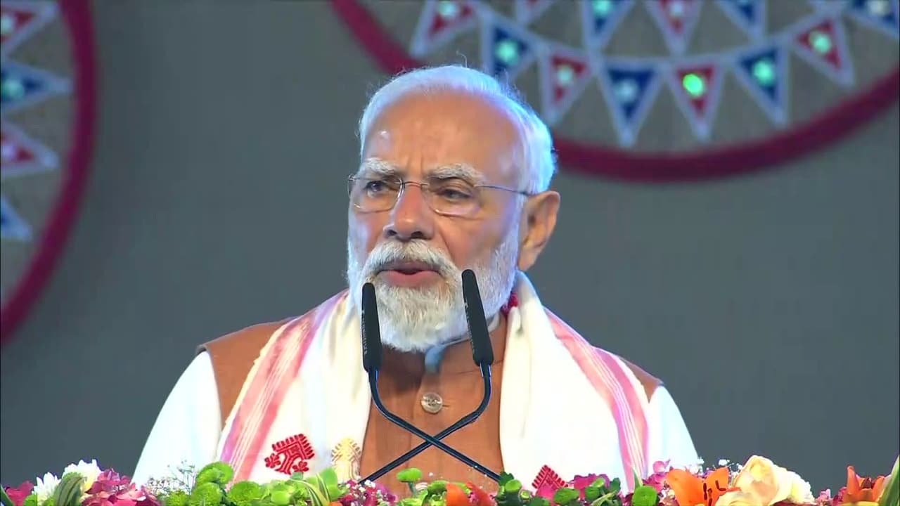 ಕಾಂಗ್ರೆಸ್ನಿಂದ ದೇಶ ವಿರೋಧಿ ಚಟುವಟಿಕೆ- ಅಕ್ರಮ ಬಾಂಗ್ಲನ್ನರಿಗೆ ಕಾಂಗ್ರೆಸ್ ಆಶ್ರಯ : ಮೋದಿ ಮತ್ತೆ ತರಾಟೆ | Congress Indulging In Anti National Activities Modi Lashes Out Again ಕಾಂಗ್ರೆಸ್ನಿಂದ ದೇಶ ವಿರೋಧಿ ಚಟುವಟಿಕೆ- ಅಕ್ರಮ ಬಾಂಗ್ಲನ್ನರಿಗೆ ಕಾಂಗ್ರೆಸ್ ಆಶ್ರಯ : ಮೋದಿ ಮತ್ತೆ ತರಾಟೆ | Congress Indulging In Anti National Activities Modi Lashes Out Again