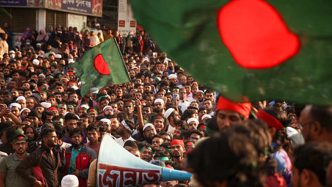 Bangladesh faces unrest as Chief Adviser Muhammad Yunus praises slain radical leader Osman Hadi, raising concerns over anti-India sentiment, minority safety, and regional stability ahead of elections.