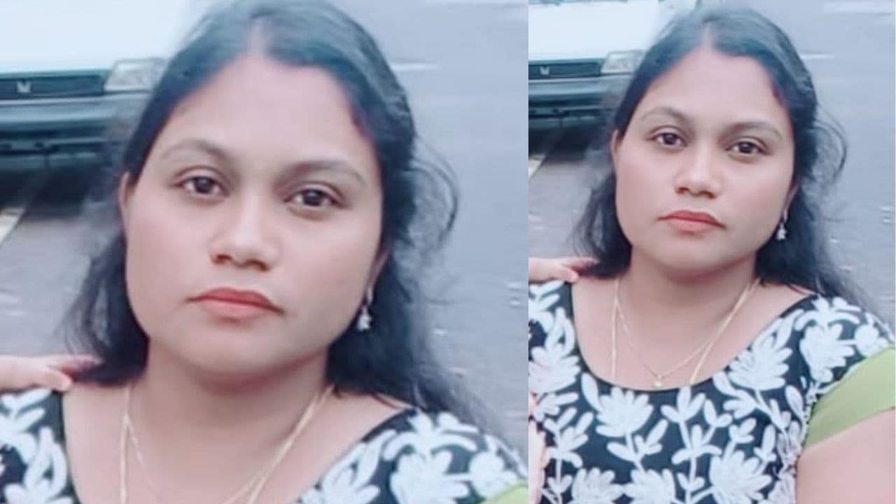 ಅಪ್ಪನೇ ಅಮ್ನನನ್ನು ಕೊಂದಿದ್ದಾರೆ; ಡಿವೋರ್ಸ್ ನೋಟಿಸ್ ನೀಡಿದ್ದಕ್ಕೆ ಪತ್ನಿಯನ್ನೇ ಮರ್ಡರ್ ಮಾಡಿದ ಪತಿರಾಯ! | Bengaluru Bhuvaneshwari Murder Case Pistol Source Investigation Sat ಅಪ್ಪನೇ ಅಮ್ನನನ್ನು ಕೊಂದಿದ್ದಾರೆ; ಡಿವೋರ್ಸ್ ನೋಟಿಸ್ ನೀಡಿದ್ದಕ್ಕೆ ಪತ್ನಿಯನ್ನೇ ಮರ್ಡರ್ ಮಾಡಿದ ಪತಿರಾಯ! | Bengaluru Bhuvaneshwari Murder Case Pistol Source Investigation Sat