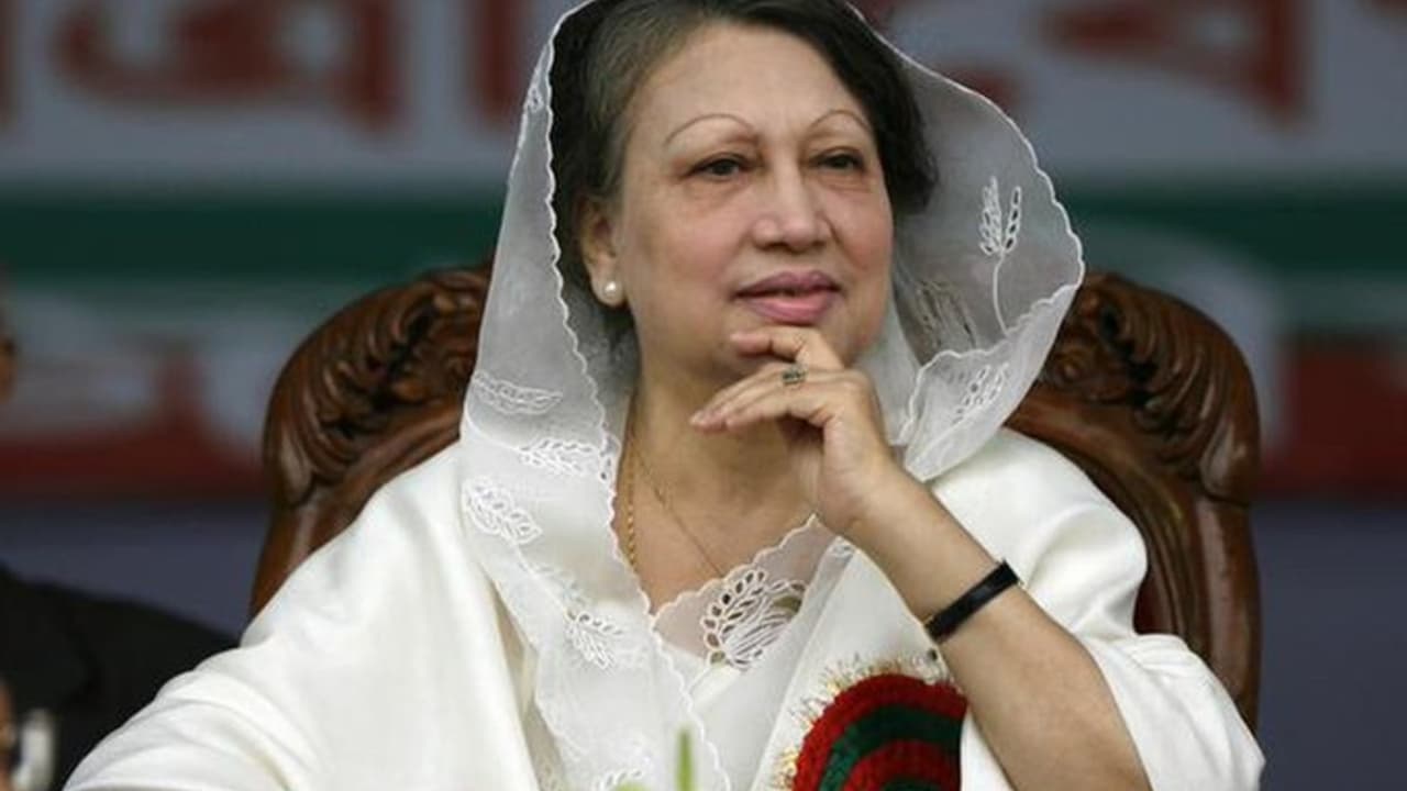 https://static.asianetnews.com/images/w-1280,h-720,format-jpg,imgid-01kdph25ycjczkxbxjb3270xwz,imgname-bangladesh-first-woman-pm-khaleda-zia-death-india-connection-bnp-news-3-1767061395404.jpg