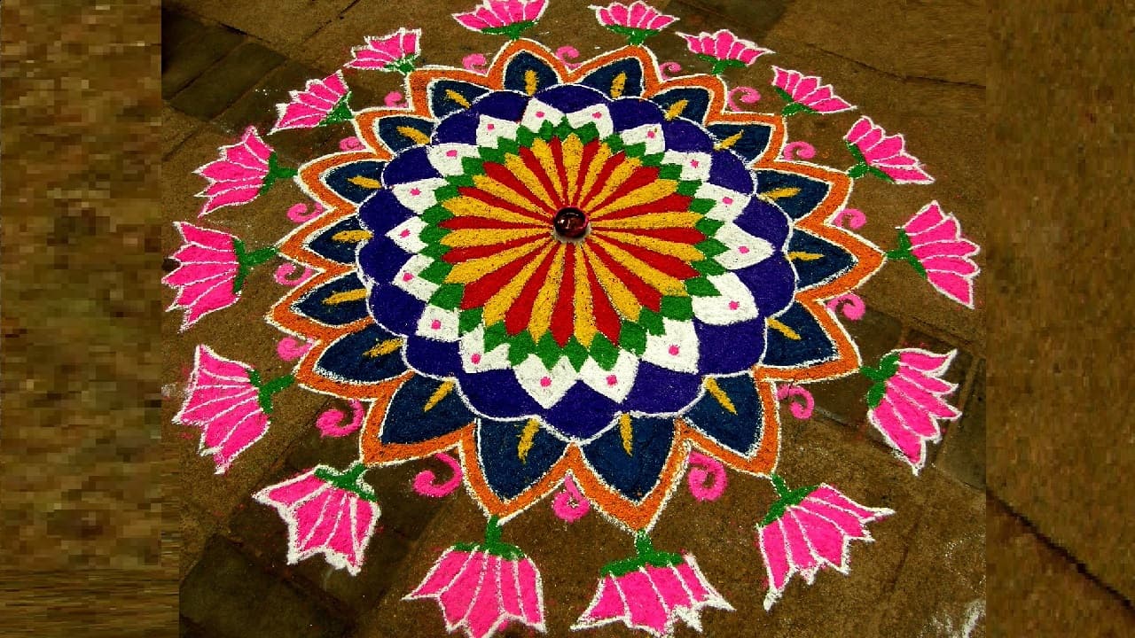 New Year Rangoli: కొత్త ఏడాదికి అందమైన రంగుల ముగ్గులు ఇవిగో, ఇవి వేయడం ...