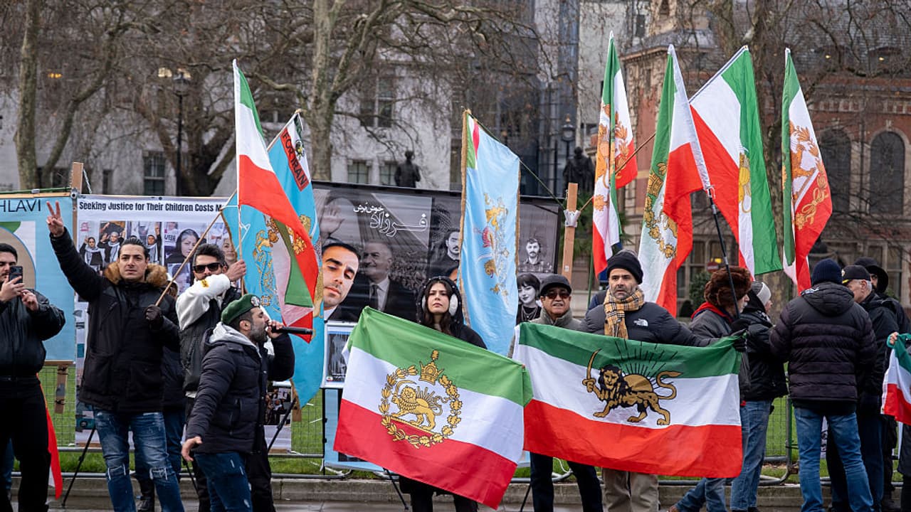 Iran on Edge: 116 Protests, Internet Blacked Out, Security Forces Stretched