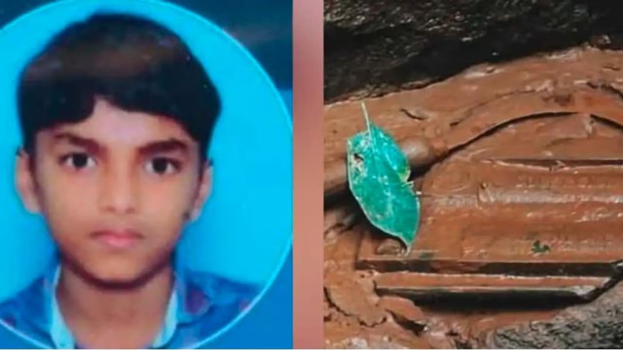 ಬೆಳ್ತಂಗಡಿ ಬಾಲಕ ಸುಮಂತ್ ಸಾವು ಪ್ರಕರಣಕ್ಕೆ ರೋಚಕ ಟ್ವಿಸ್ಟ್ : ಶವ ಪತ್ತೆಯಾದ ಕೆರೆಯಲ್ಲಿ ಕತ್ತಿ ಟಾರ್ಚ್ ಪತ್ತೆ | Big Twist In Belthangady Student Sumanth Mysterious Death Torch Machete Found ಬೆಳ್ತಂಗಡಿ ಬಾಲಕ ಸುಮಂತ್ ಸಾವು ಪ್ರಕರಣಕ್ಕೆ ರೋಚಕ ಟ್ವಿಸ್ಟ್ : ಶವ ಪತ್ತೆಯಾದ ಕೆರೆಯಲ್ಲಿ ಕತ್ತಿ ಟಾರ್ಚ್ ಪತ್ತೆ | Big Twist In Belthangady Student Sumanth Mysterious Death Torch Machete Found