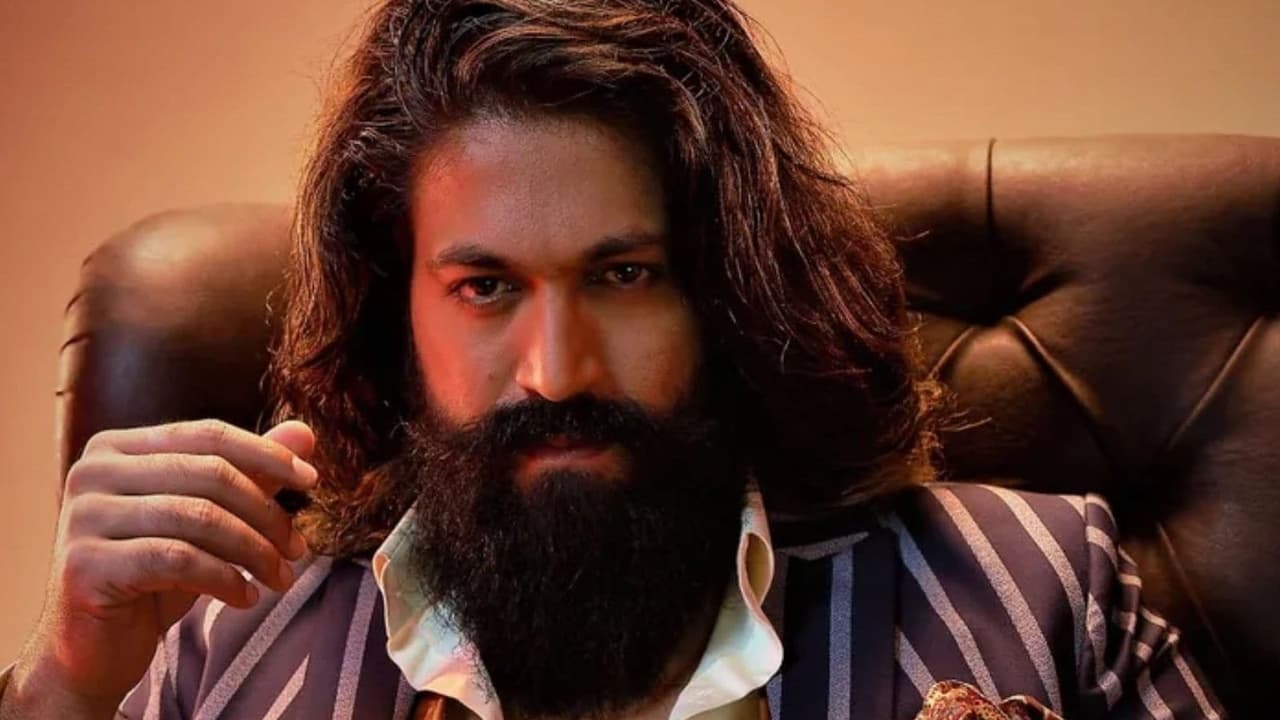Yash Film News: ರಾವಣನ ಪಾತ್ರ ಮಾಡಬೇಕು ಅಂದಾಗ ಕೊಂಚ ಬೆದರಿದೆ: ಯಶ್ ಹೇಳಿದಿಷ್ಟು.. | Yash Toxic Ramayana 1 Movie Updates 2026 Gvd Yash Film News: ರಾವಣನ ಪಾತ್ರ ಮಾಡಬೇಕು ಅಂದಾಗ ಕೊಂಚ ಬೆದರಿದೆ: ಯಶ್ ಹೇಳಿದಿಷ್ಟು.. | Yash Toxic Ramayana 1 Movie Updates 2026 Gvd
