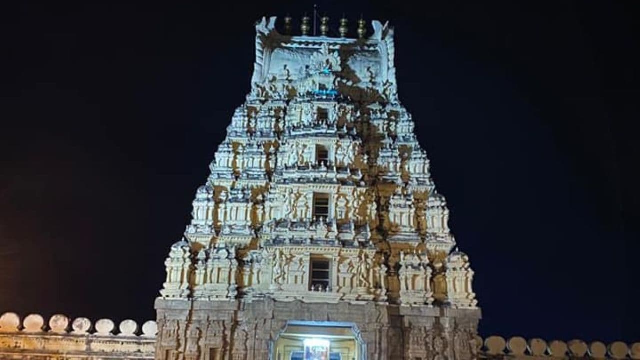 ಶ್ರೀರಂಗನಾಥಸ್ವಾಮಿ ದೇವಾಲಯದ ಕಾಣಿಕೆ ಹುಂಡಿ ಎಣಿಕೆ: ಅರ್ಧ ಕೋಟಿಗೂ ಅಧಿಕ ಹಣ ಸಂಗ್ರಹ | Mandya S Srirangapatna Temple Rs 5592613 Was Collected Hundi Money Mrq ಶ್ರೀರಂಗನಾಥಸ್ವಾಮಿ ದೇವಾಲಯದ ಕಾಣಿಕೆ ಹುಂಡಿ ಎಣಿಕೆ: ಅರ್ಧ ಕೋಟಿಗೂ ಅಧಿಕ ಹಣ ಸಂಗ್ರಹ | Mandya S Srirangapatna Temple Rs 5592613 Was Collected Hundi Money Mrq