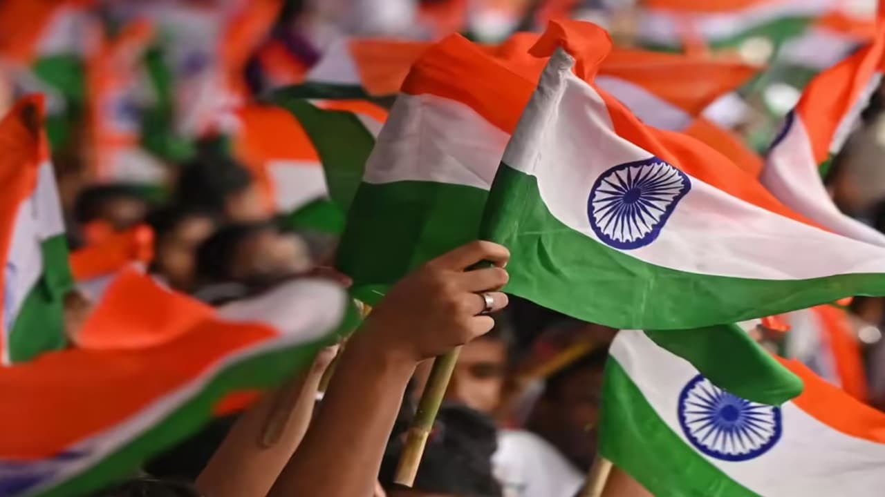 77ನೇ ಗಣರಾಜ್ಯೋತ್ಸವ ಸಂಭ್ರಮ: ಶಾಲಾ ಮಕ್ಕಳ ಭಾಷಣಕ್ಕೆ ಇಲ್ಲಿದೆ ಸರಳ ಮತ್ತು ಪರಿಣಾಮಕಾರಿ ಟಿಪ್ಸ್! | 77th Republic Day Simple And Effective Speech Tips For School Students 77ನೇ ಗಣರಾಜ್ಯೋತ್ಸವ ಸಂಭ್ರಮ: ಶಾಲಾ ಮಕ್ಕಳ ಭಾಷಣಕ್ಕೆ ಇಲ್ಲಿದೆ ಸರಳ ಮತ್ತು ಪರಿಣಾಮಕಾರಿ ಟಿಪ್ಸ್! | 77th Republic Day Simple And Effective Speech Tips For School Students