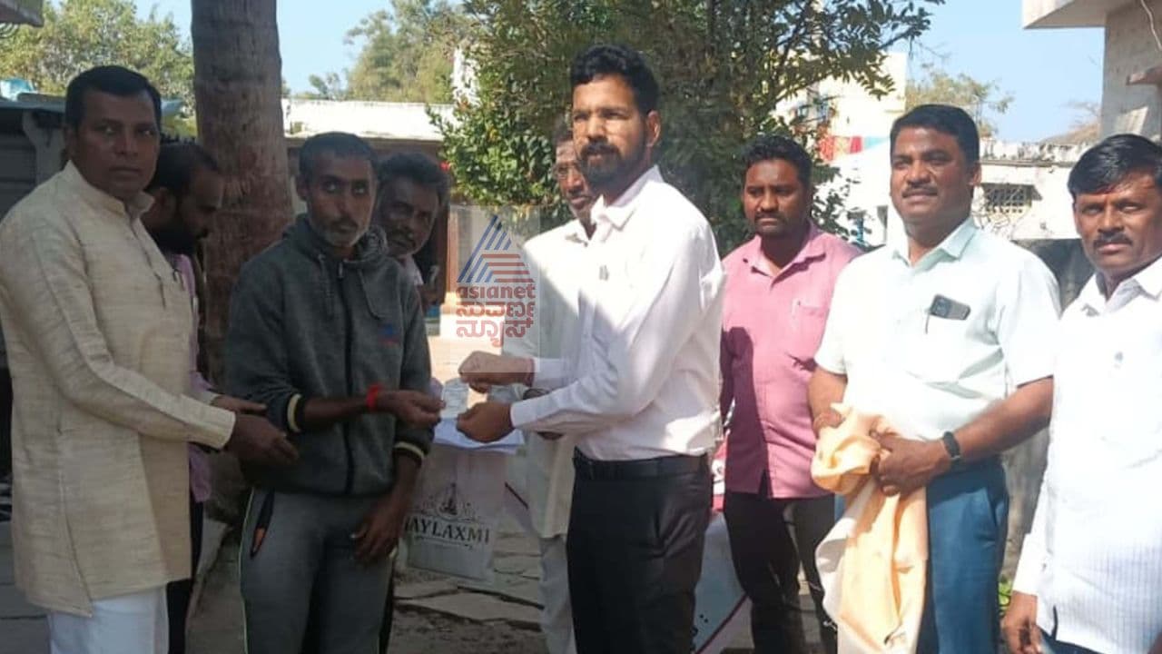 Rs 31255667 Tax ಒಂದೇ ದಿನದಲ್ಲಿ ₹3.12 ಕೋಟಿ ದಾಖಲೆಯ ತೆರಿಗೆ ಸಂಗ್ರಹಿಸಿದ ಕರ್ನಾಟಕದ ಗ್ರಾಮ ಪಂಚಾಯಿತಿ | Yadagiri District Gram Panchayat Collects Record Tax Rs 31255667 In Day Mrq Rs 31255667 Tax ಒಂದೇ ದಿನದಲ್ಲಿ ₹3.12 ಕೋಟಿ ದಾಖಲೆಯ ತೆರಿಗೆ ಸಂಗ್ರಹಿಸಿದ ಕರ್ನಾಟಕದ ಗ್ರಾಮ ಪಂಚಾಯಿತಿ | Yadagiri District Gram Panchayat Collects Record Tax Rs 31255667 In Day Mrq