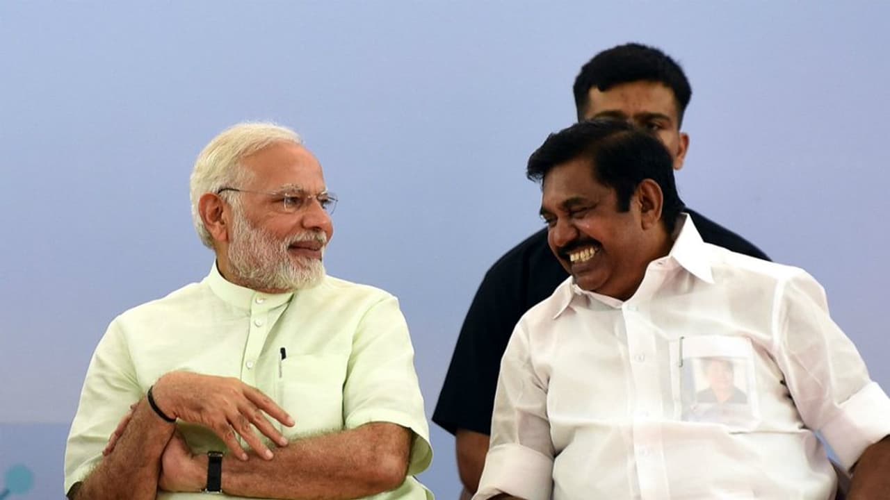 தமிழக அரசியலை ராஜதந்திரத்தில் திருப்பிய மோடி-இபிஎஸ்.. என்.டி.ஏ மேடையில் ...