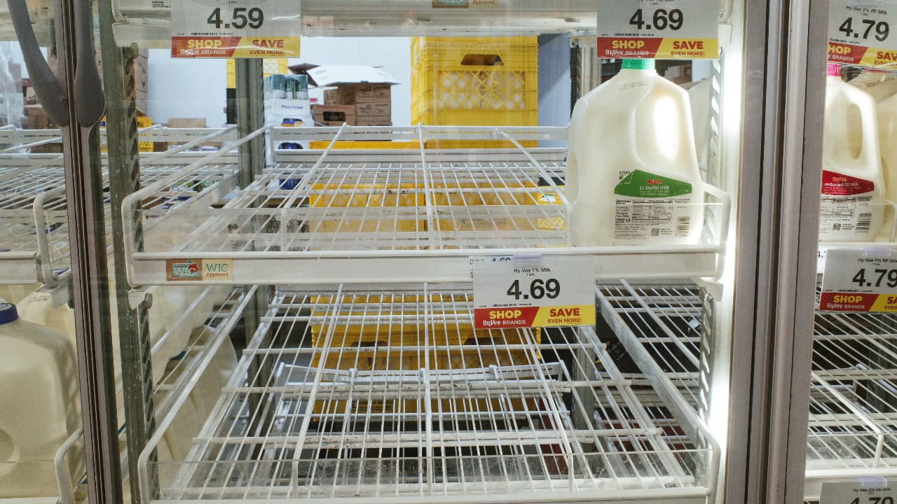 A ‘catastrophic’ winter storm threatens 160 million Americans, prompting panic buying, empty supermarket shelves, and thousands of flight cancellations. Authorities warn of life-threatening cold, ice, power outages nationwide.