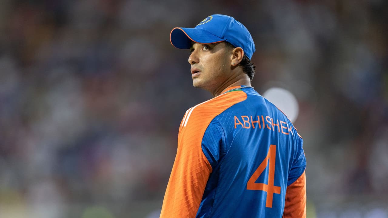 அமெரிக்காவிடம் தடுமாறிய இந்தியா; மோசமான சாதனை படைத்த அபிஷேக் சர்மா