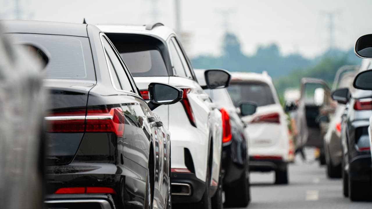 பழைய கம்பீரம்.. புதிய பொலிவு.. புதிய அப்டேட்டுடன் களமிறங்கும் டாப் 4 செடான் கார்கள்!