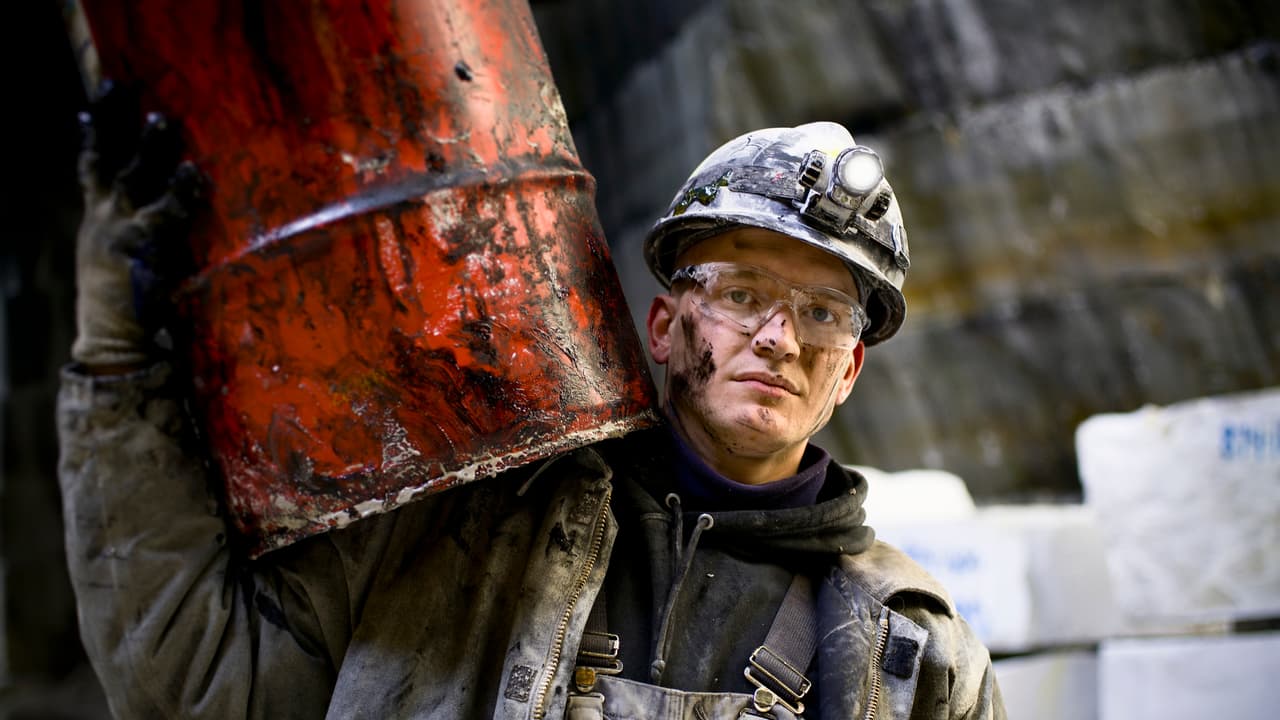 Oil Prices Hit Four-Month High as US Storm, Weak Dollar Lift Crude