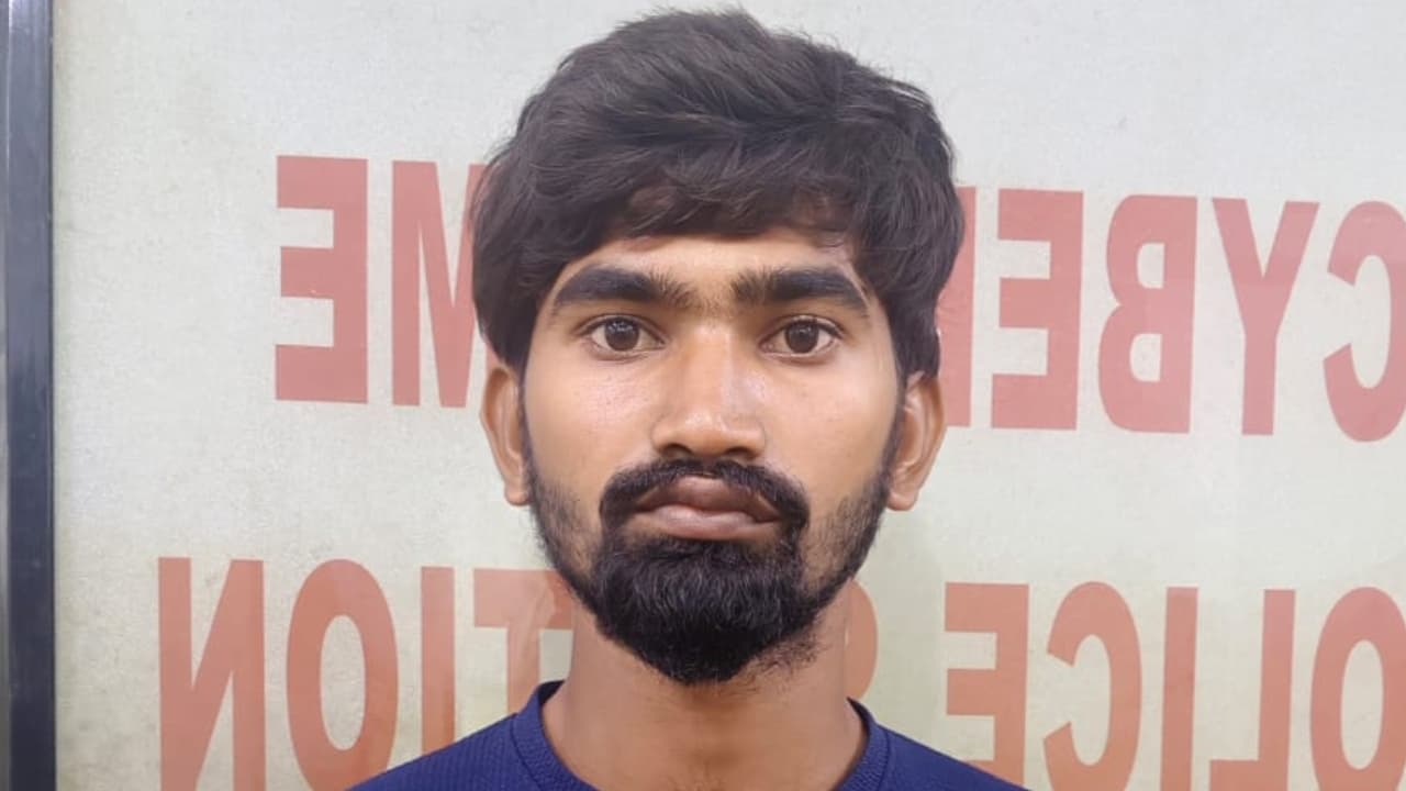 Kerala’s Alappuzha Cyber Crime Police arrested a 23-year-old man for cheating an elderly person of Rs 8.08 crore through a fake online share trading scheme. The victim was misled via WhatsApp calls, a fake app, and false profit claims. 