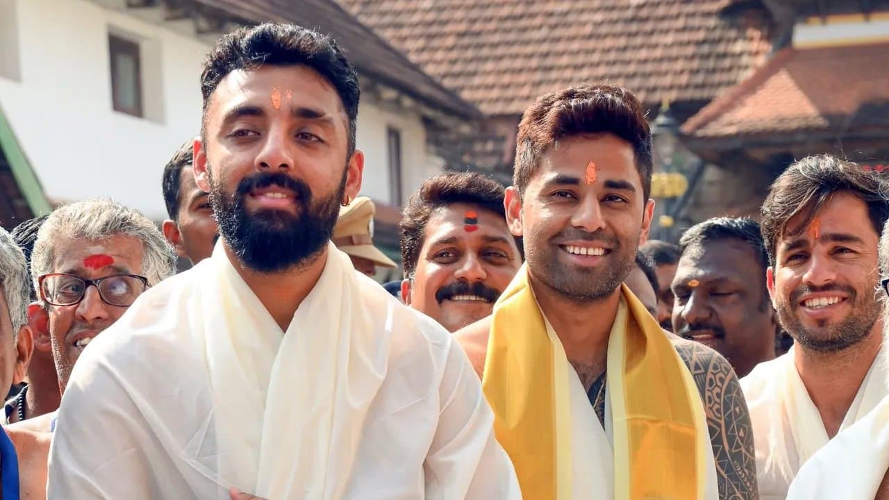 IND vs NZ 5th T20I: India Stars Visit Padmanabhaswamy Temple Ahead of Thiruvananthapuram Finale (WATCH)