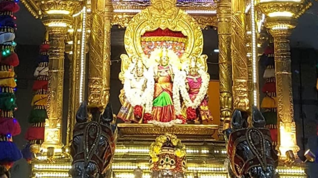 ದೇಗುಲಗಳಲ್ಲಿ ರೀಲ್ಸ್, ಶೂಟಿಂಗ್ ಮಾಡಲು ಇನ್ನು ಅನುಮತಿ ಜೊತೆಗೆ ಶುಲ್ಕವೂ ಕಡ್ಡಾಯ! ಮುಜರಾಯಿ ಇಲಾಖೆ ಹೊಸ ಸುತ್ತೋಲೆ | Photography Filming Fees Made Mandatory At Muzrai Temples In Karnataka ದೇಗುಲಗಳಲ್ಲಿ ರೀಲ್ಸ್, ಶೂಟಿಂಗ್ ಮಾಡಲು ಇನ್ನು ಅನುಮತಿ ಜೊತೆಗೆ ಶುಲ್ಕವೂ ಕಡ್ಡಾಯ! ಮುಜರಾಯಿ ಇಲಾಖೆ ಹೊಸ ಸುತ್ತೋಲೆ | Photography Filming Fees Made Mandatory At Muzrai Temples In Karnataka