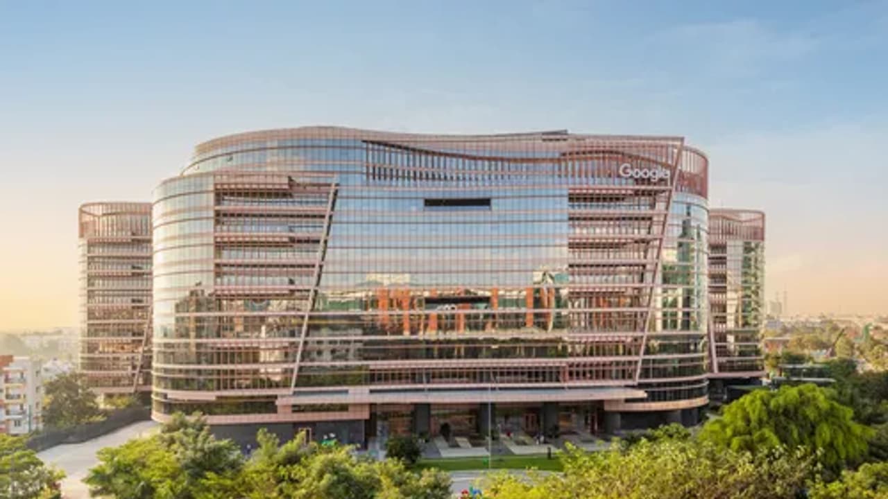 ಟ್ರಂಪ್ ವೀಸಾ ನೀತಿಗೆ ಗೂಗಲ್ ಚೆಕ್-ಮೇಟ್; ಬೆಂಗಳೂರಿನಲ್ಲಿ 20,000 ಉದ್ಯೋಗಿಗಳಿಗೆ ಹೊಸ ಕಚೇರಿ! | Google Bengaluru Expansion 20000 Jobs H1b Visa Alphabet New Office San ಟ್ರಂಪ್ ವೀಸಾ ನೀತಿಗೆ ಗೂಗಲ್ ಚೆಕ್-ಮೇಟ್; ಬೆಂಗಳೂರಿನಲ್ಲಿ 20,000 ಉದ್ಯೋಗಿಗಳಿಗೆ ಹೊಸ ಕಚೇರಿ! | Google Bengaluru Expansion 20000 Jobs H1b Visa Alphabet New Office San