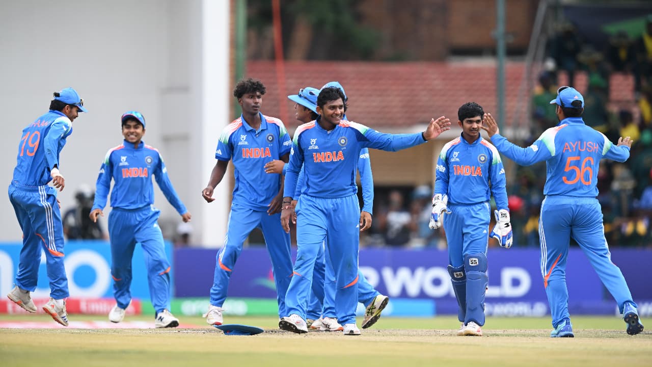 ಭಾರತಕ್ಕೆ 6ನೇ ಅ19 ವಿಶ್ವಕಪ್ ಟ್ರೋಫಿ, 1988ರಿಂದ 2026ರ ವರೆಗೆ ಕಪ್ ಗೆದ್ದ ತಂಡಗಳ ಫುಲ್ ಲಿಸ್ಟ್ ಭಾರತಕ್ಕೆ 6ನೇ ಅ19 ವಿಶ್ವಕಪ್ ಟ್ರೋಫಿ, 1988ರಿಂದ 2026ರ ವರೆಗೆ ಕಪ್ ಗೆದ್ದ ತಂಡಗಳ ಫುಲ್ ಲಿಸ್ಟ್