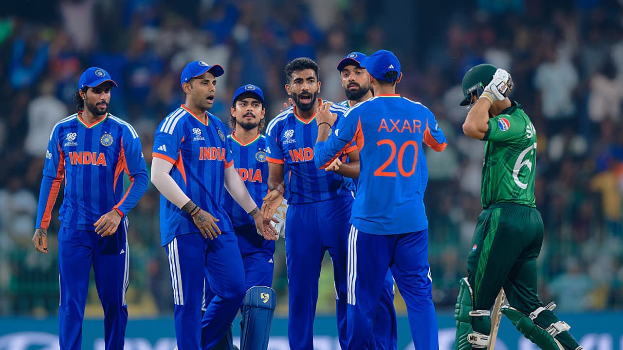 IND vs PAK, T20 World Cup: India Thrash Pakistan With Convincing 61-Run Win to Qualify for Super 8