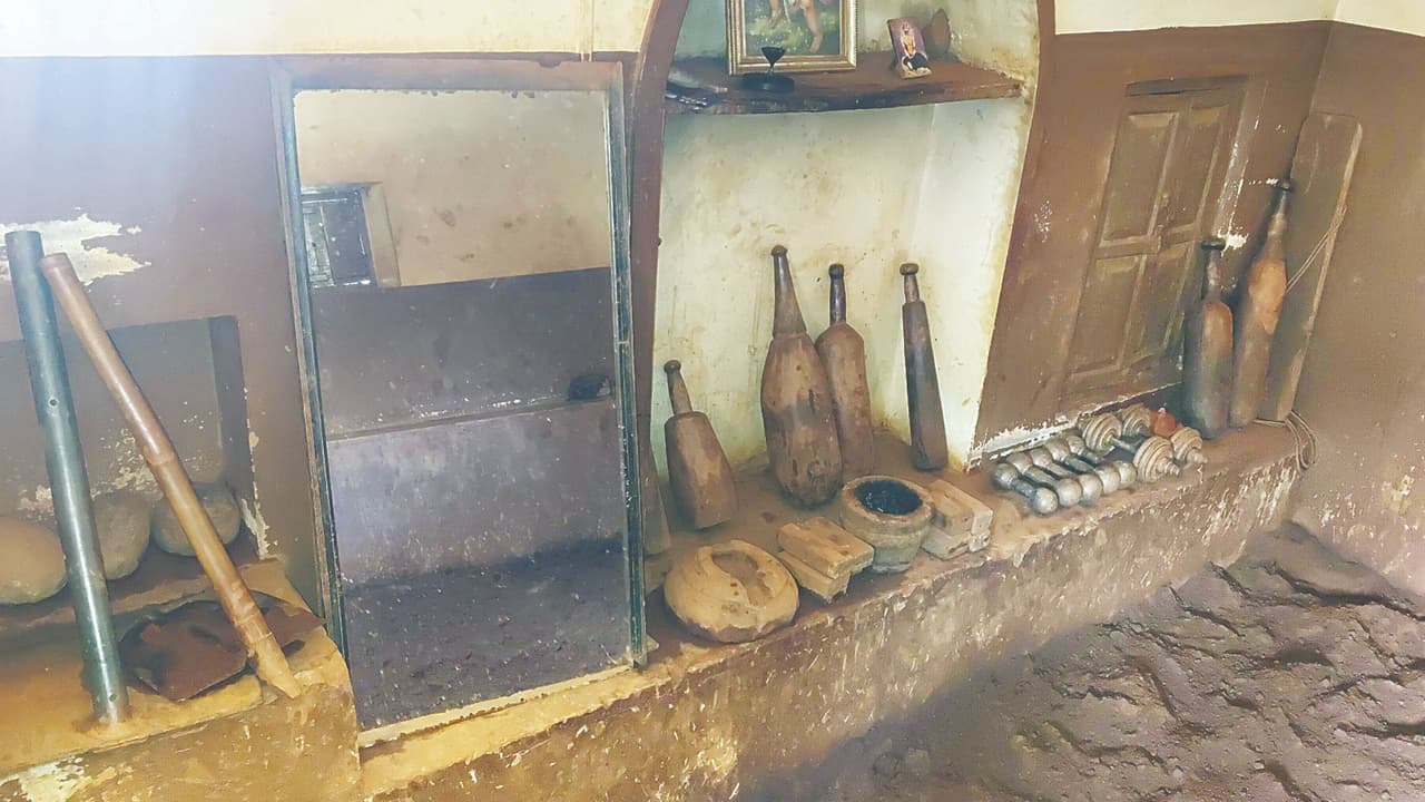 Karnataka heritage wrestling: ರಾಜ್ಯದಲ್ಲಿ 10 ವರ್ಷದಲ್ಲಿ 2000 ಗರಡಿಮನೆ ಕಣ್ಮರೆ! | Latest News | The Dying Art Of Wrestling Karnataka Loses 2000 Traditional Gyms In A Decade Karnataka heritage wrestling: ರಾಜ್ಯದಲ್ಲಿ 10 ವರ್ಷದಲ್ಲಿ 2000 ಗರಡಿಮನೆ ಕಣ್ಮರೆ! | Latest News | The Dying Art Of Wrestling Karnataka Loses 2000 Traditional Gyms In A Decade