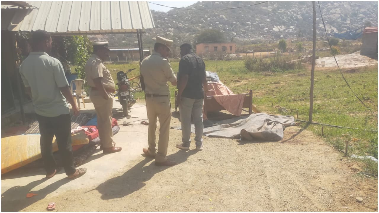 Illicit relationship murder ಕೋಲಾರ: ಪತ್ನಿ ಜೊತೆಗೆ ಮಾವನ ಅಕ್ರಮ ಸಂಬಂಧ, ಚಾಕುವಿನಿಂದ ಚುಚ್ಚಿ ಕೊಂದ ಅಳಿಯ | Family Dispute Turns Fatal In Karnataka Kolar Uncle Murdered By Nephew Illicit relationship murder ಕೋಲಾರ: ಪತ್ನಿ ಜೊತೆಗೆ ಮಾವನ ಅಕ್ರಮ ಸಂಬಂಧ, ಚಾಕುವಿನಿಂದ ಚುಚ್ಚಿ ಕೊಂದ ಅಳಿಯ | Family Dispute Turns Fatal In Karnataka Kolar Uncle Murdered By Nephew