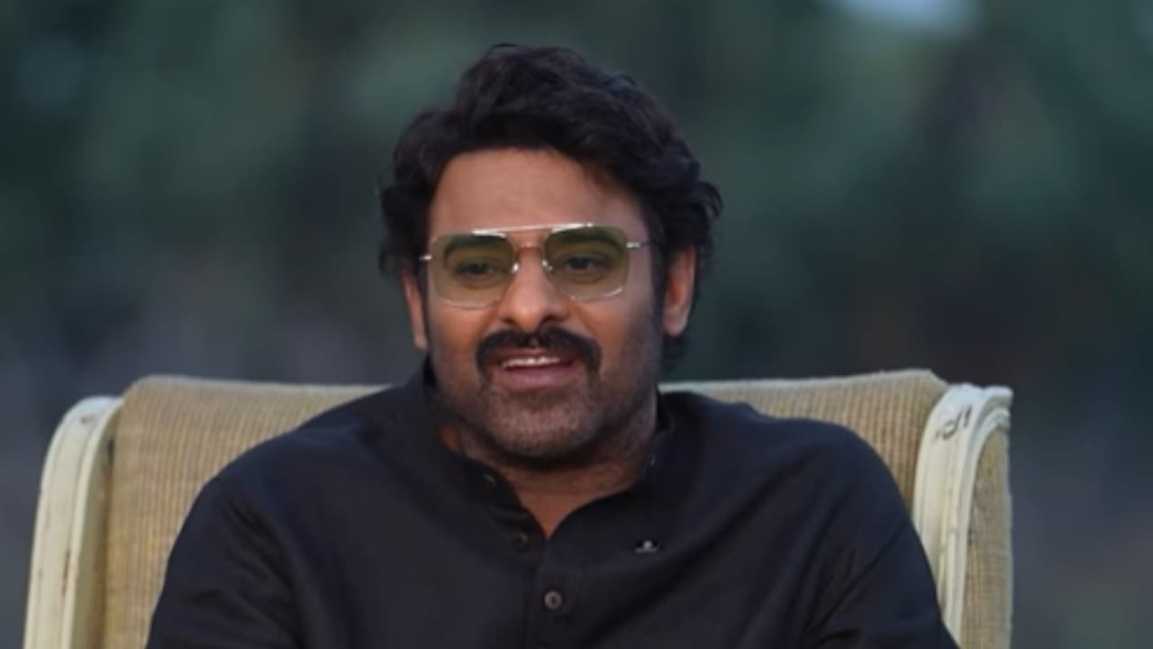 ನಟ ಪ್ರಭಾಸ್ ಅವರದ್ದು ಅಂಬಾನಿಗಿಂತಲೂ ಶ್ರೀಮಂತ ಕುಟುಂಬ; ರಾಜಮನೆತದ ಲಕ್ಷ ಎಕರೆ ಭೂಮಿಯನ್ನ ದಾನ ಮಾಡಿದ್ದೇ ಹೆಚ್ಚು! ನಟ ಪ್ರಭಾಸ್ ಅವರದ್ದು ಅಂಬಾನಿಗಿಂತಲೂ ಶ್ರೀಮಂತ ಕುಟುಂಬ; ರಾಜಮನೆತದ ಲಕ್ಷ ಎಕರೆ ಭೂಮಿಯನ್ನ ದಾನ ಮಾಡಿದ್ದೇ ಹೆಚ್ಚು!