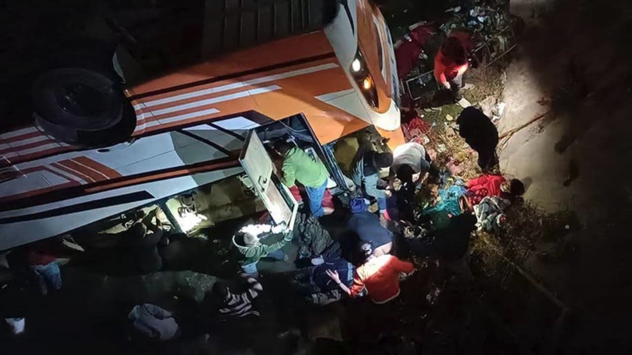 Bus accident ನೇಪಾಳದ ದೇವಸ್ಥಾನ ದರ್ಶನ ಪಡೆದು ಮರಳುತ್ತಿದ್ದ ಭಕ್ತರ ಬಸ್ ಅಪಘಾತ, 7 ಭಾರತೀಯರು ಸಾವು | Tragedy In Gorkha 7 Indians Dead 8 Injured In Manakamana Temple Return Journey Bus accident ನೇಪಾಳದ ದೇವಸ್ಥಾನ ದರ್ಶನ ಪಡೆದು ಮರಳುತ್ತಿದ್ದ ಭಕ್ತರ ಬಸ್ ಅಪಘಾತ, 7 ಭಾರತೀಯರು ಸಾವು | Tragedy In Gorkha 7 Indians Dead 8 Injured In Manakamana Temple Return Journey
