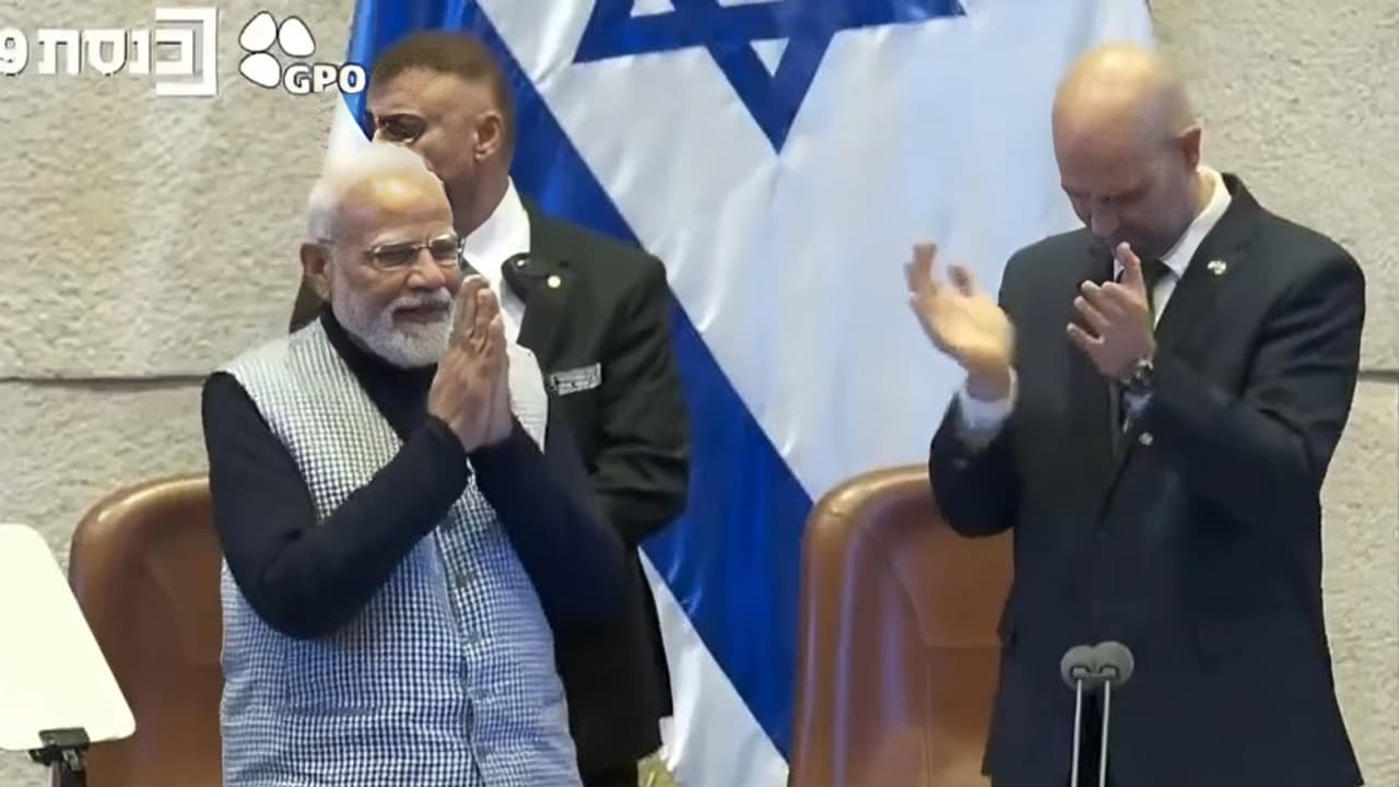 'Modi-Modi' Chants Echo at Knesset: PM Modi Gets Standing Ovation at Israel Parliament (WATCH)