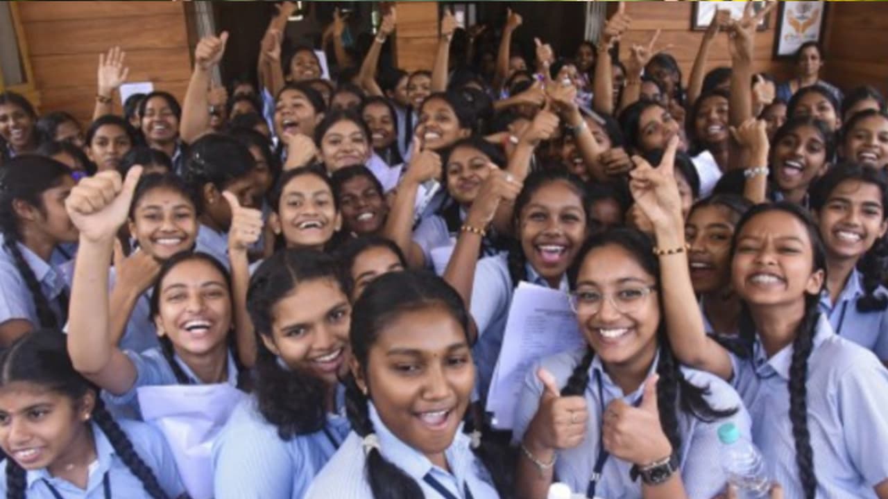 நாளை மறுநாள் எந்தெந்த மாவட்டங்களுக்கு விடுமுறை! கொண்டாட்டத்தில் துள்ளிக்குதிக்கும் பள்ளி மாணவர்கள்!