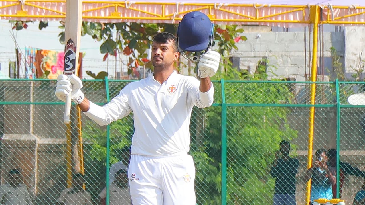 ರಣಜಿ ಫೈನಲ್: ಮಯಾಂಕ್ ಅಗರ್ವಾಲ್ ಕೆಚ್ಚೆದೆಯ ಶತಕ, ಜಮ್ಮು ಎದುರು ಮುಂದುವರೆದ ರಾಜ್ಯದ ಹೋರಾಟ | Ranji Trophy Final Karnataka In Trouble Against Jammu And Kashmir Mayank Agarwal Century Keeps Hope Alive Kvn ರಣಜಿ ಫೈನಲ್: ಮಯಾಂಕ್ ಅಗರ್ವಾಲ್ ಕೆಚ್ಚೆದೆಯ ಶತಕ, ಜಮ್ಮು ಎದುರು ಮುಂದುವರೆದ ರಾಜ್ಯದ ಹೋರಾಟ | Ranji Trophy Final Karnataka In Trouble Against Jammu And Kashmir Mayank Agarwal Century Keeps Hope Alive Kvn