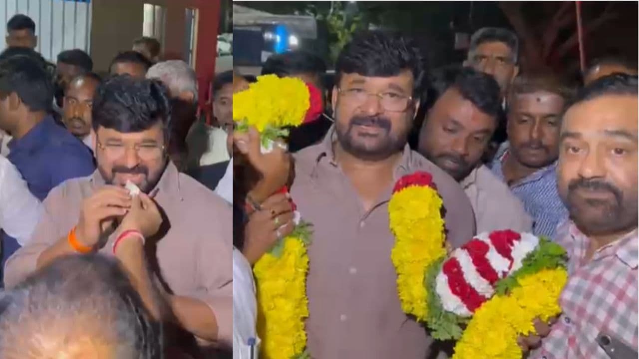 ಶಾಸಕ ವಿನಯ್ ಕುಲಕರ್ಣಿ ಜೈಲಿಂದ ರಿಲೀಸ್; ಅಭಿಮಾನಿಗಳಿಂದ ದೊಡ್ಡಹಾರ ಹಾಕಿ, ಸಿಹಿ ತಿನ್ನಿಸಿ ಸಂಭ್ರಮ! | Dharwad Mla Vinay Kulkarni Released From Parappana Agrahara Jail Visit Jade Muneshwara Temple Sat ಶಾಸಕ ವಿನಯ್ ಕುಲಕರ್ಣಿ ಜೈಲಿಂದ ರಿಲೀಸ್; ಅಭಿಮಾನಿಗಳಿಂದ ದೊಡ್ಡಹಾರ ಹಾಕಿ, ಸಿಹಿ ತಿನ್ನಿಸಿ ಸಂಭ್ರಮ! | Dharwad Mla Vinay Kulkarni Released From Parappana Agrahara Jail Visit Jade Muneshwara Temple Sat