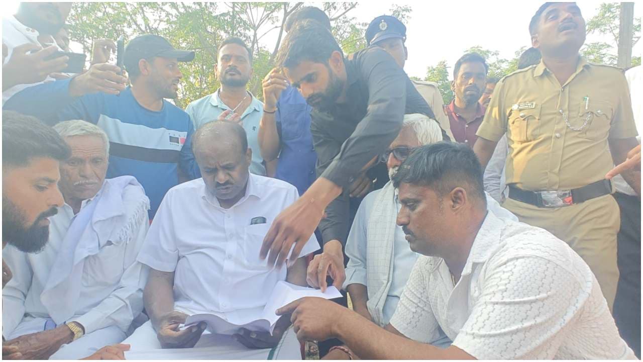 ಹೊಸ ರೈಲ್ವೆ ಮಾರ್ಗಕ್ಕೆ ಭೂ ಸ್ವಾಧೀನ ಪ್ರಕ್ರಿಯೆ ಆರಂಭ, ದೆಹಲಿಗೆ ಬನ್ನಿ ಎಂದ ಹೆಚ್ಡಿಕೆ, ರೈತರಿಗೆ ಸಿಗುವುದೇ ನ್ಯಾಯ? | Farmers Seek Higher Compensation With Hd Kumaraswamy For Land Acquisition Chikkamagaluru Belur Alur Railway Project Gdp ಹೊಸ ರೈಲ್ವೆ ಮಾರ್ಗಕ್ಕೆ ಭೂ ಸ್ವಾಧೀನ ಪ್ರಕ್ರಿಯೆ ಆರಂಭ, ದೆಹಲಿಗೆ ಬನ್ನಿ ಎಂದ ಹೆಚ್ಡಿಕೆ, ರೈತರಿಗೆ ಸಿಗುವುದೇ ನ್ಯಾಯ? | Farmers Seek Higher Compensation With Hd Kumaraswamy For Land Acquisition Chikkamagaluru Belur Alur Railway Project Gdp