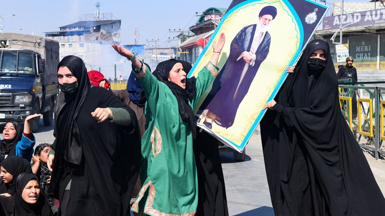 ಇಲ್ಲೂ ಹಿಂಸೆ ಆದೀತು ಹುಷಾರ್: ರಾಜ್ಯಗಳಿಗೆ ಕೇಂದ್ರದಿಂದ ಅಲರ್ಟ್- ಇರಾನ್ ಪರ ಭಾಷಣಗಳ ಮೇಲೆ ನಿಗಾ ಇಡಿ | Centre Alerts States Be Vigilant Violence Could Erupt Here Too ಇಲ್ಲೂ ಹಿಂಸೆ ಆದೀತು ಹುಷಾರ್: ರಾಜ್ಯಗಳಿಗೆ ಕೇಂದ್ರದಿಂದ ಅಲರ್ಟ್- ಇರಾನ್ ಪರ ಭಾಷಣಗಳ ಮೇಲೆ ನಿಗಾ ಇಡಿ | Centre Alerts States Be Vigilant Violence Could Erupt Here Too