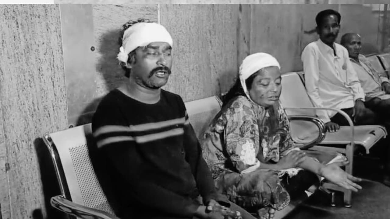 ಬಾರ್ಗೆ ಕುಡಿಯಲು ಬಂದ ದಂಪತಿ ಬಳಿ ಗಾಂಜಾ ಕೇಳಿ ಮಚ್ಚಿನಿಂದ ಹಲ್ಲೆ ಮಾಡಿದ ಯುವಕ ಬಾರ್ಗೆ ಕುಡಿಯಲು ಬಂದ ದಂಪತಿ ಬಳಿ ಗಾಂಜಾ ಕೇಳಿ ಮಚ್ಚಿನಿಂದ ಹಲ್ಲೆ ಮಾಡಿದ ಯುವಕ