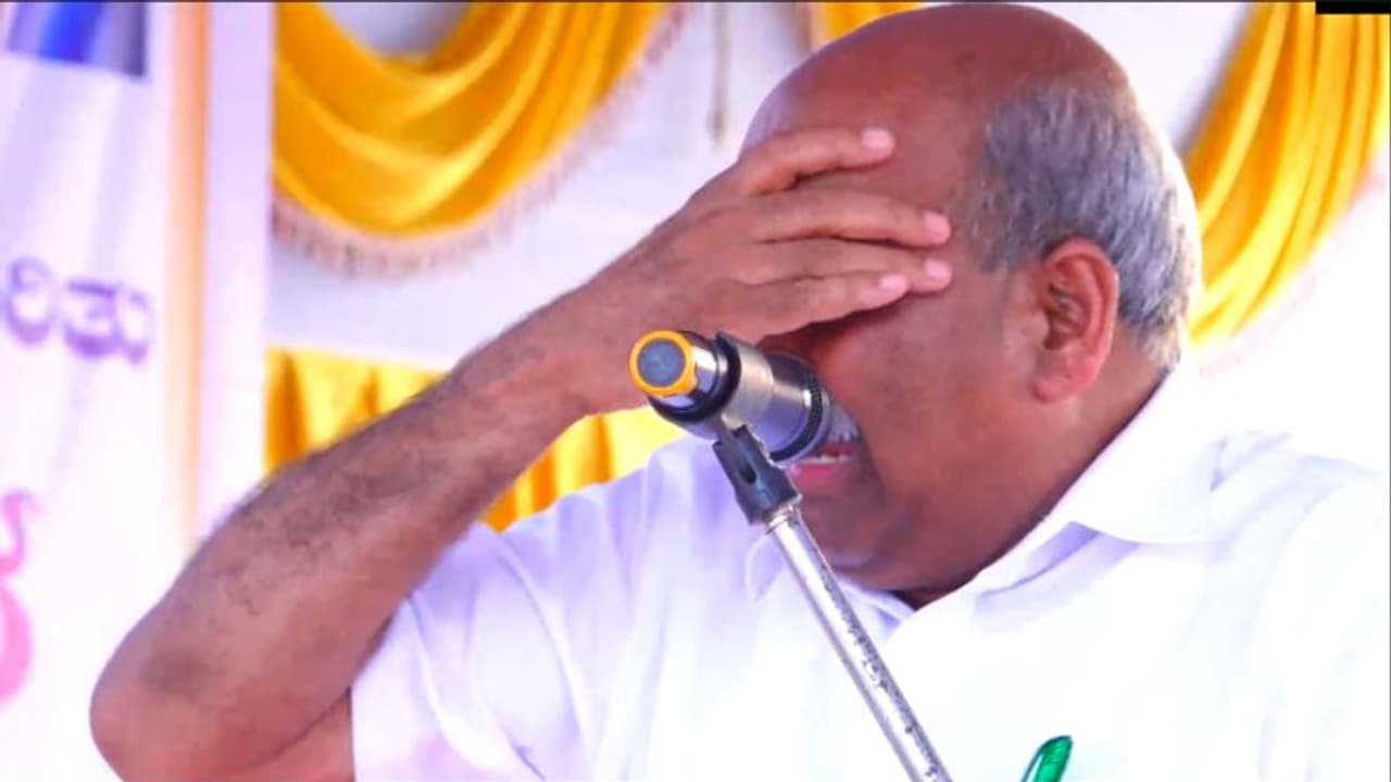 ನನ್ನ ಹೆಂಡತಿ, ಮಗನಿಗೆ ತೊಂದರೆ ಕೊಡುತ್ತಿದ್ದಾರೆ : ಶೃಂಗೇರಿ ಕಾಂಗ್ರೆಸ್ ಶಾಸಕ ಟಿ ಡಿ ರಾಜೇಗೌಡ ಕಣ್ಣೀರು | They Giving Problem To My Wife And Son Sringeri Congress Mla Td Rajegowda Crying ನನ್ನ ಹೆಂಡತಿ, ಮಗನಿಗೆ ತೊಂದರೆ ಕೊಡುತ್ತಿದ್ದಾರೆ : ಶೃಂಗೇರಿ ಕಾಂಗ್ರೆಸ್ ಶಾಸಕ ಟಿ ಡಿ ರಾಜೇಗೌಡ ಕಣ್ಣೀರು | They Giving Problem To My Wife And Son Sringeri Congress Mla Td Rajegowda Crying