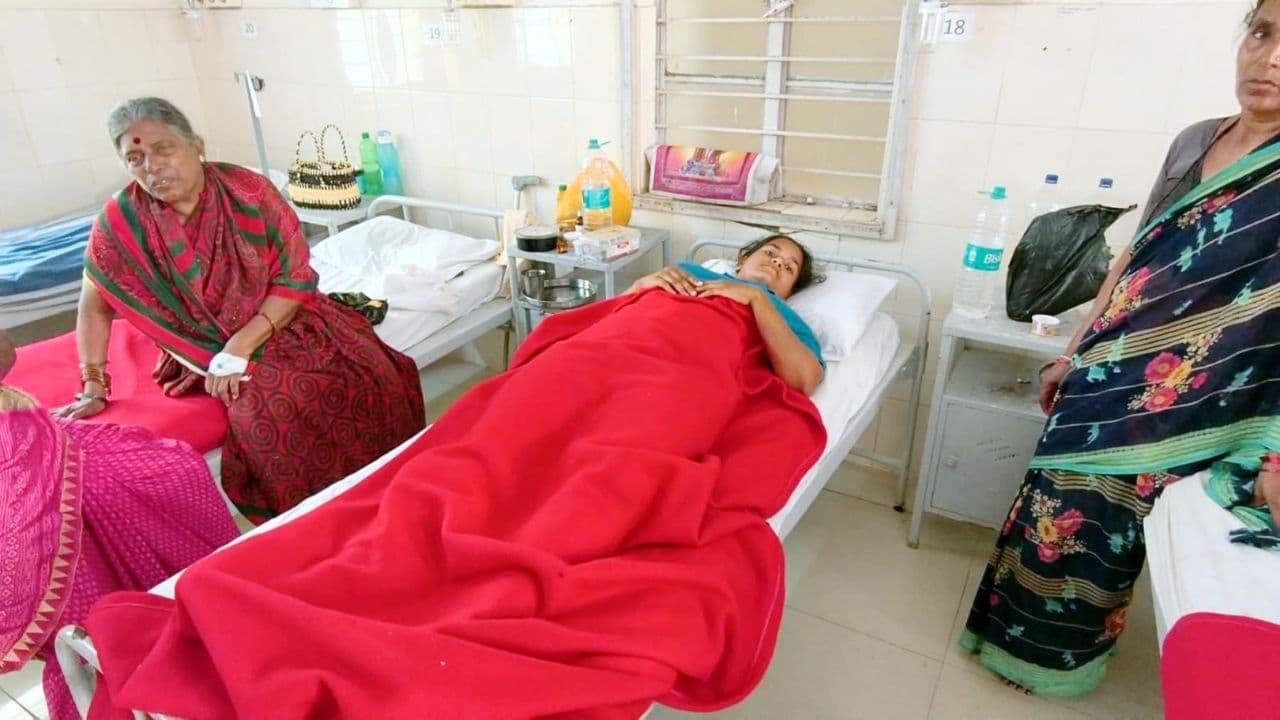 ನಮ್ಮ ಮನೇಲಿ ಯಾರೂ ಓದಿಲ್ಲ, ನೀನೂ ಓದೋದು ನಿಲ್ಲಿಸು : ಪಕ್ಕದ್ಮನೆ ಯುವತಿ ಮೇಲೆ ಹಲ್ಲೆ ನಮ್ಮ ಮನೇಲಿ ಯಾರೂ ಓದಿಲ್ಲ, ನೀನೂ ಓದೋದು ನಿಲ್ಲಿಸು : ಪಕ್ಕದ್ಮನೆ ಯುವತಿ ಮೇಲೆ ಹಲ್ಲೆ