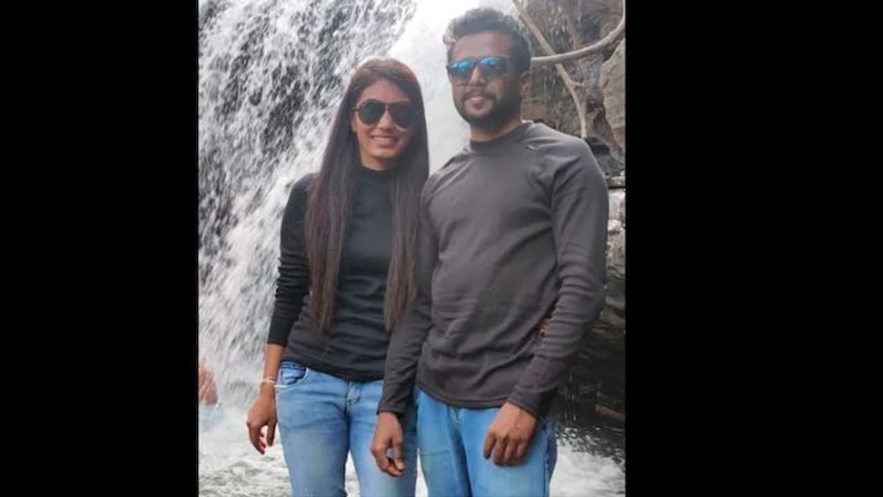 ಅಡುಗೆ ಮಾಡುವ ವಿಚಾರಕ್ಕೆ ಅತ್ತೆ ಸೊಸೆ ಮಧ್ಯೆ ಗಲಾಟೆ: ಸಾವಿಗೆ ಶರಣಾದ ಟೆಕ್ಕಿ: ಅತ್ತೆ ಪರಾರಿ | Fight Over Cooking Bengaluru Techie Dies Mother In Law Flees ಅಡುಗೆ ಮಾಡುವ ವಿಚಾರಕ್ಕೆ ಅತ್ತೆ ಸೊಸೆ ಮಧ್ಯೆ ಗಲಾಟೆ: ಸಾವಿಗೆ ಶರಣಾದ ಟೆಕ್ಕಿ: ಅತ್ತೆ ಪರಾರಿ | Fight Over Cooking Bengaluru Techie Dies Mother In Law Flees