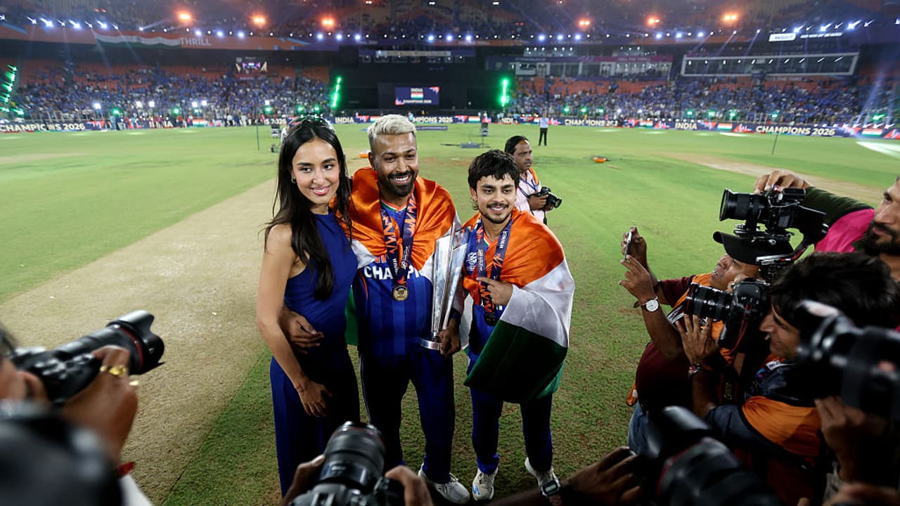 India’s T20 World Cup Glory Turns Stadium into Dance Floor with Pandya’s Garba and Ishan Kishan’s Bhangra (Watch)