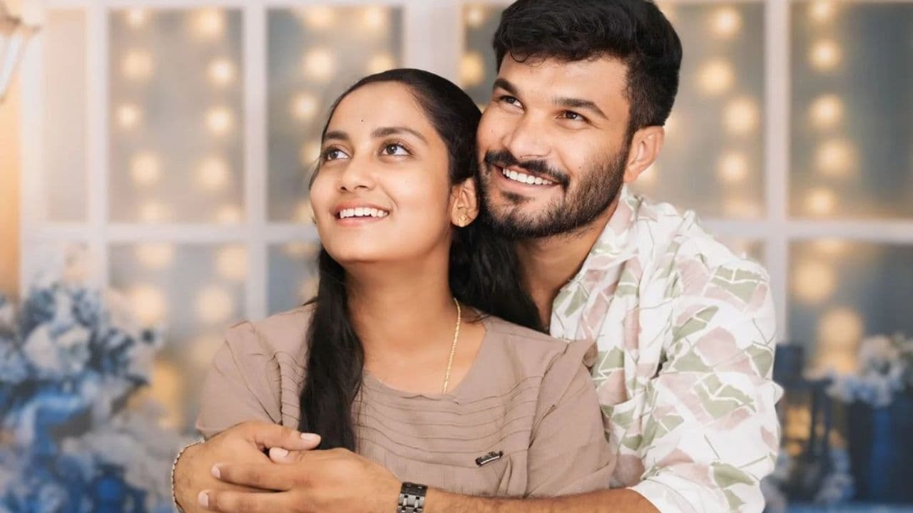 ಮಂಡ್ಯ ಕೌಟುಂಬಿಕ ಕಲಹಕ್ಕೆ ದಂಪತಿ ಸಾವು; ಮಗುವಿನ ಕತ್ತು ಹಿಸುಕಿದ್ದಾಗ ಪ್ರಜ್ಞೆ ತಪ್ಪಿದ್ದ ಕಂದಮ್ಮ ಪಾರು! ಮಂಡ್ಯ ಕೌಟುಂಬಿಕ ಕಲಹಕ್ಕೆ ದಂಪತಿ ಸಾವು; ಮಗುವಿನ ಕತ್ತು ಹಿಸುಕಿದ್ದಾಗ ಪ್ರಜ್ಞೆ ತಪ್ಪಿದ್ದ ಕಂದಮ್ಮ ಪಾರು!