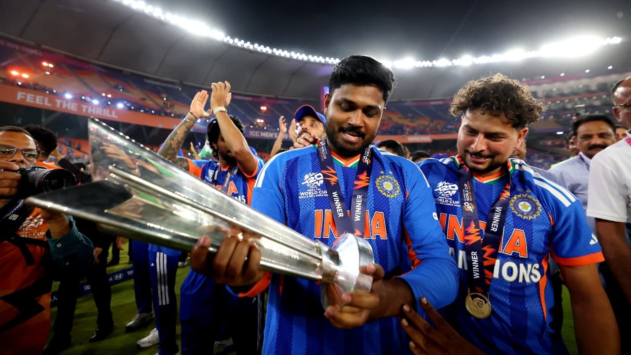 Sanju Samson Steals Spotlight with Calm Reflection Amid India’s T20 World Cup Celebrations (WATCH)