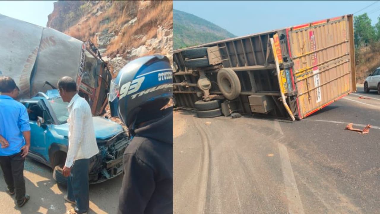 ಕಾರವಾರ: ಕಾರಿನ ಮೇಲೆ ಮಗುಚಿದ ಕಂಟೈನರ್ ಟ್ರಕ್: ಕುಡುಕ ಚಾಲಕನ ಅವಾಂತರಕ್ಕೆ ಬಾಲಕ ಬಲಿ ಕಾರವಾರ: ಕಾರಿನ ಮೇಲೆ ಮಗುಚಿದ ಕಂಟೈನರ್ ಟ್ರಕ್: ಕುಡುಕ ಚಾಲಕನ ಅವಾಂತರಕ್ಕೆ ಬಾಲಕ ಬಲಿ