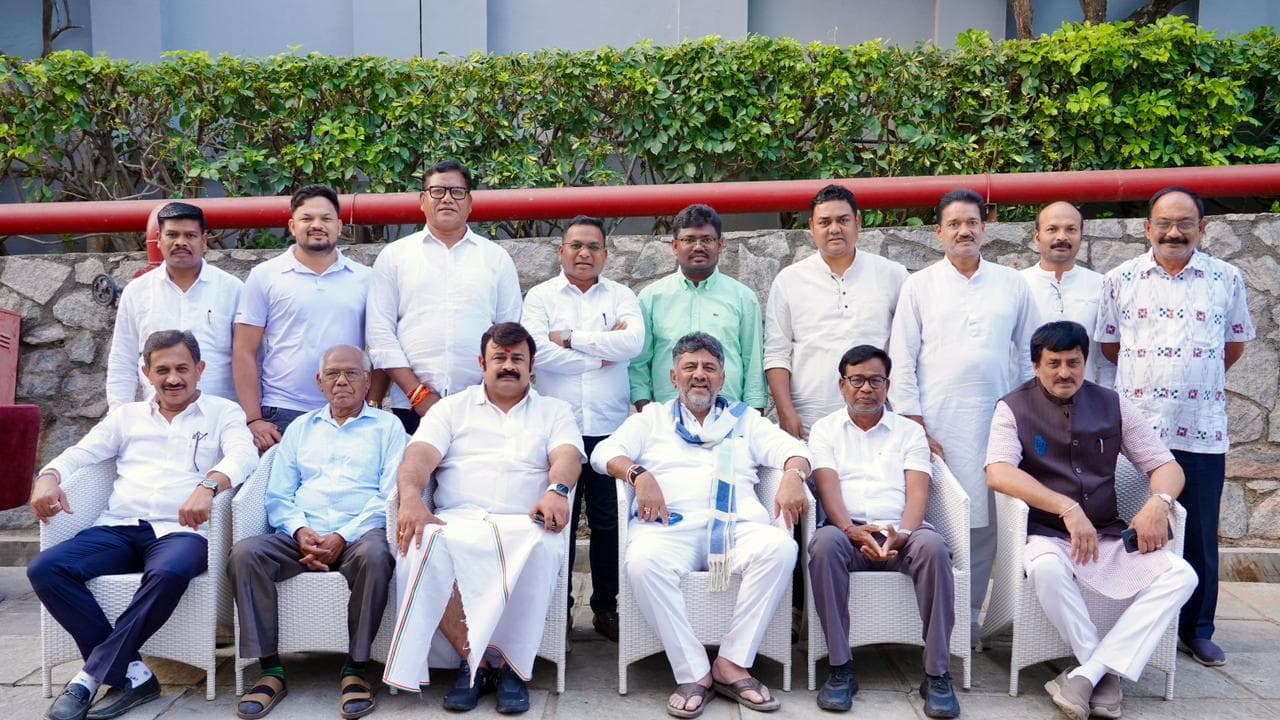 ಡಿಕೆಶಿ ಭದ್ರಕೋಟೆಗೆ ನುಗ್ಗಿದ ಆಪರೇಷನ್ ಕಮಲ, ಟ್ರಬಲ್ ಶೂಟ್ ಮಾಡಿದ ಬಂಡೆ; ಬಿಡದಿ ರೆಸಾರ್ಟ್ನಿಂದ ಬೆಂಗಳೂರಿಗೆ ಶಿಫ್ಟ್ | Odisha Congress Mlas Poaching Attempt Bengaluru Blank Checks Seized Dk Shivakumar Sat ಡಿಕೆಶಿ ಭದ್ರಕೋಟೆಗೆ ನುಗ್ಗಿದ ಆಪರೇಷನ್ ಕಮಲ, ಟ್ರಬಲ್ ಶೂಟ್ ಮಾಡಿದ ಬಂಡೆ; ಬಿಡದಿ ರೆಸಾರ್ಟ್ನಿಂದ ಬೆಂಗಳೂರಿಗೆ ಶಿಫ್ಟ್ | Odisha Congress Mlas Poaching Attempt Bengaluru Blank Checks Seized Dk Shivakumar Sat