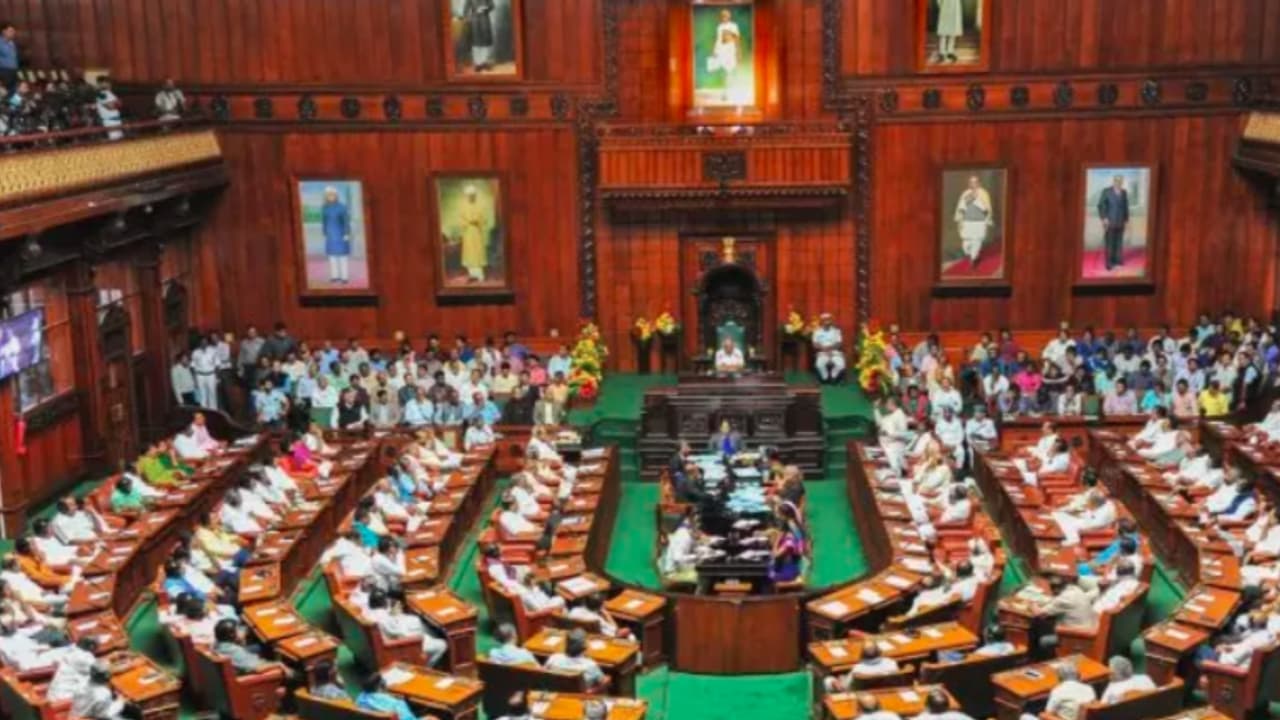 Is Yuva Nidhi Scheme Dropped?: ಯುವ ನಿಧಿ ಯೋಜನೆ ಕೈಬಿಟ್ರಾ?: ಬಿಜೆಪಿ ಶಾಸಕನ ಪ್ರಶ್ನೆಗೆ ಸರ್ಕಾರ ಮೌನ! | Is Yuva Nidhi Scheme Dropped Mla Dheeraj Muniraju Questions Karnataka Govt Rav Is Yuva Nidhi Scheme Dropped?: ಯುವ ನಿಧಿ ಯೋಜನೆ ಕೈಬಿಟ್ರಾ?: ಬಿಜೆಪಿ ಶಾಸಕನ ಪ್ರಶ್ನೆಗೆ ಸರ್ಕಾರ ಮೌನ! | Is Yuva Nidhi Scheme Dropped Mla Dheeraj Muniraju Questions Karnataka Govt Rav