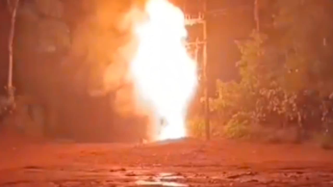 Kodagu summer rain report ಕೊಡಗಿನಲ್ಲಿ ಗುಡುಗು ಸಹಿತ ಮಳೆ: ಸಿಡಿಲಿಗೆ ಸುಟ್ಟ ಟ್ರಾನ್ಸ್ಫರ್ | Kodagu Summer Rain Power Transformer Catches Fire After Lightning Strike Rav Kodagu summer rain report ಕೊಡಗಿನಲ್ಲಿ ಗುಡುಗು ಸಹಿತ ಮಳೆ: ಸಿಡಿಲಿಗೆ ಸುಟ್ಟ ಟ್ರಾನ್ಸ್ಫರ್ | Kodagu Summer Rain Power Transformer Catches Fire After Lightning Strike Rav